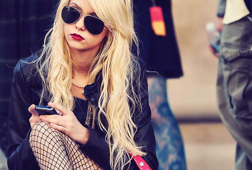  Autors: Bandslamelly Taylor Momsen.