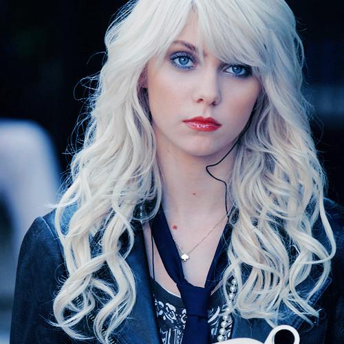  Autors: Bandslamelly Taylor Momsen.