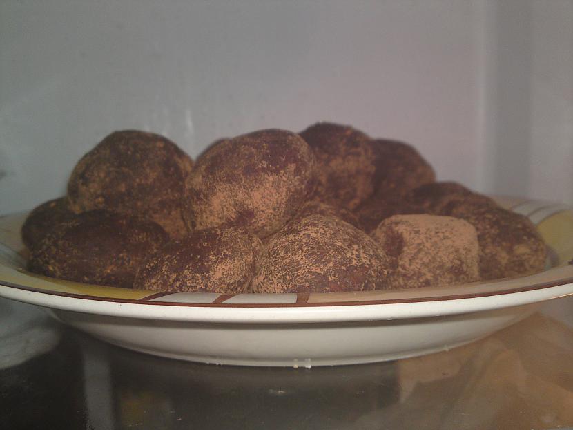 Tad veido bumbiņas tās apvāļā... Autors: allaroundme Šokolādes kartupeļi