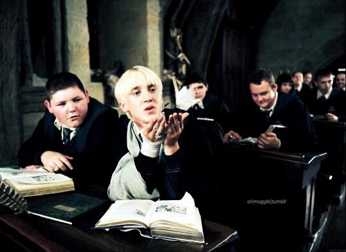  Autors: HeyHo Harry Potter**)