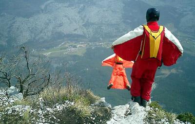  Autors: Sci Fi Wingsuit flying