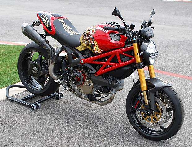  Autors: kartonz Christian Audigier Ducati Monster