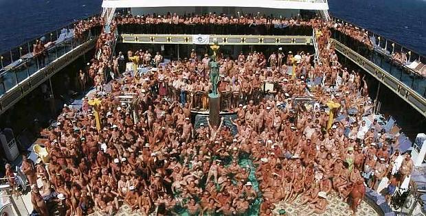 Most naked people in a boat... Autors: BrikuLis Plikie Rekordisti!