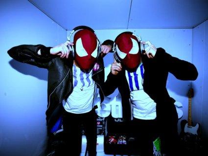  Autors: gangsteris The Bloody Beetroots :*