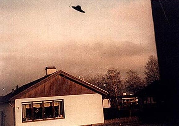  Autors: posts UFO Photographs 1910-2008