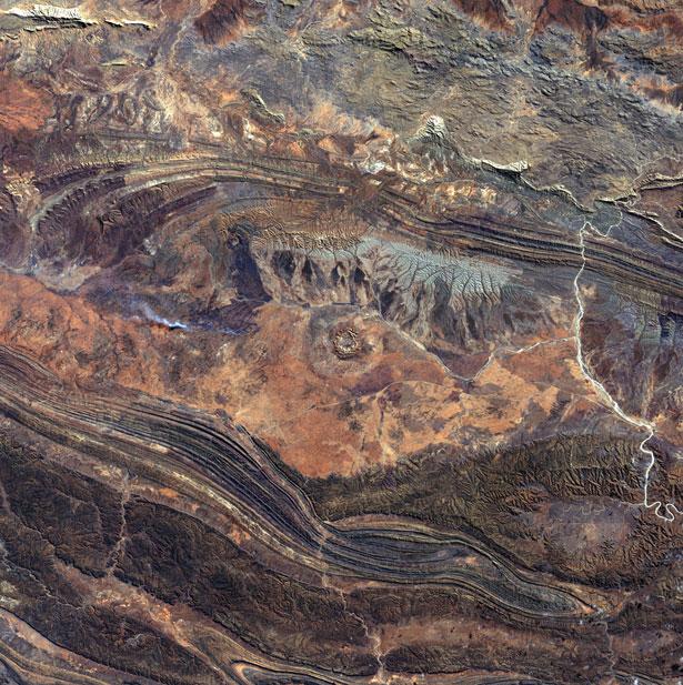 Gosses Bluff  142 million... Autors: Samaara Zeme no satelīta.