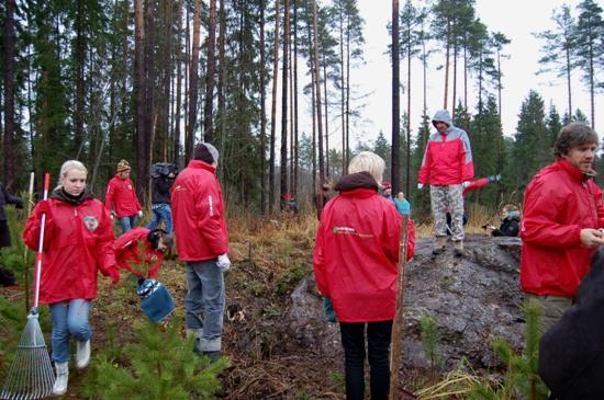 wwwizglabsimlv Autors: Izglabsim Valkā attīra divus dižakmeņus