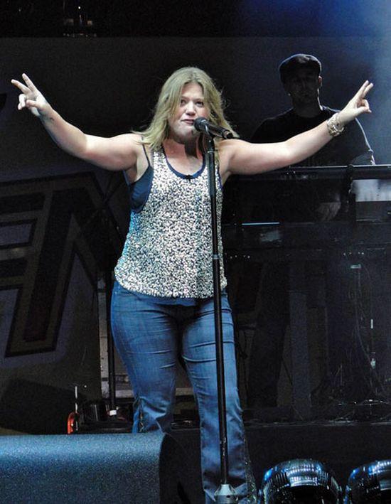 Kelly Clarkson Looks Like... Autors: artyrs Smieklīgākā slavenības bilde 2009