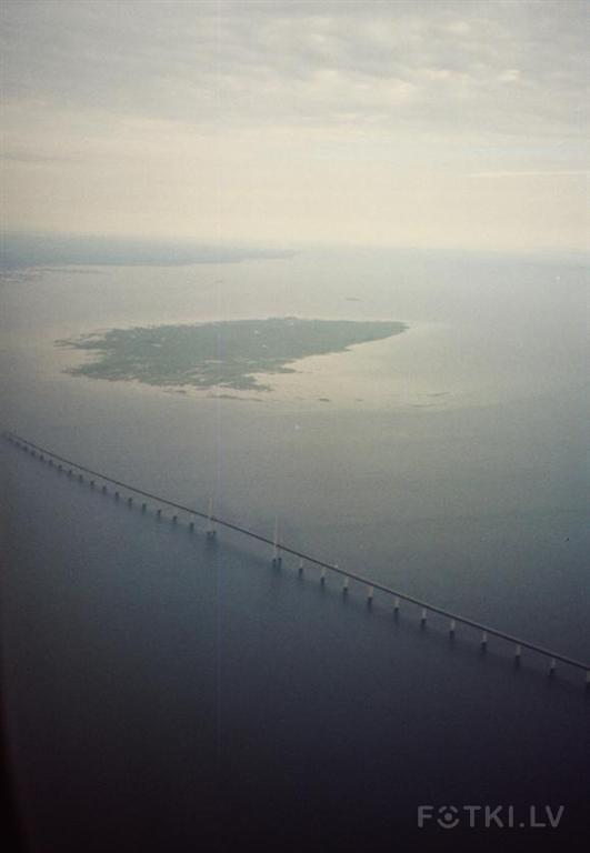 Ēresuna jūras šauruma tilts... Autors: princeSS Orģinālākie pasaules tilti.