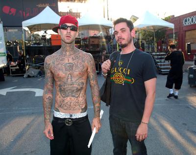 Travis Barker un  DJ AM... Autors: Salvadors Celebrity near death experiences