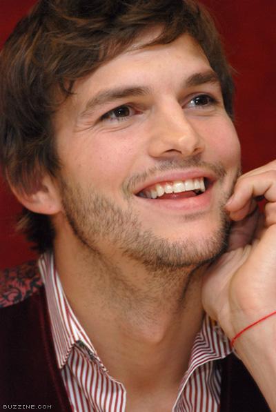  Autors: UglyPrince Ashton Kutcher