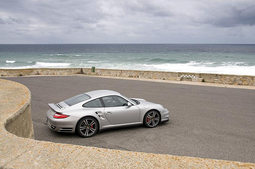 2010 Porsche 911 Turbo Autors: bizonis1 Autoblog's Top 100 Photographs of 2009