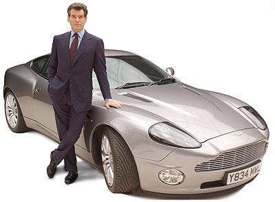 Pīrs Brosnans brauc  ar Aston... Autors: Verbatim Slavenību auto