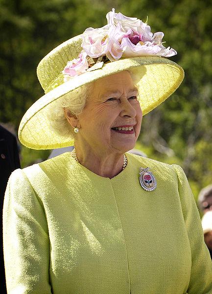 Karalienei Elizabetei II savā... Autors: Etinaid Fakti par slavenībām