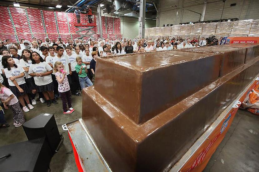 Vislielākā šokolāde Kompānija... Autors: yokE Ginesa rekordi 2012