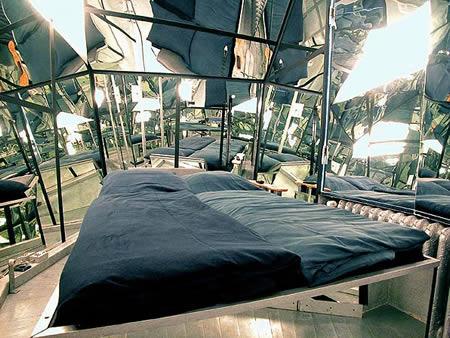 Spoguļu guļamistaba Autors: AldisTheGreat 12 Superīgas guļamistabas.