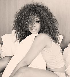  Autors: čiepucis Rihanna