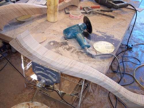 Nu lūk galda kāja ir izzāģēta... Autors: LielaisLempis Mūsdienīgs galda dizains.