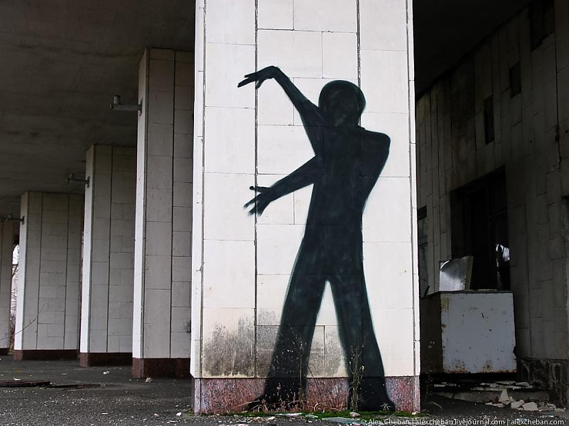  Autors: Nikolajs Nerušs Graffiti mirušajā pilsētā