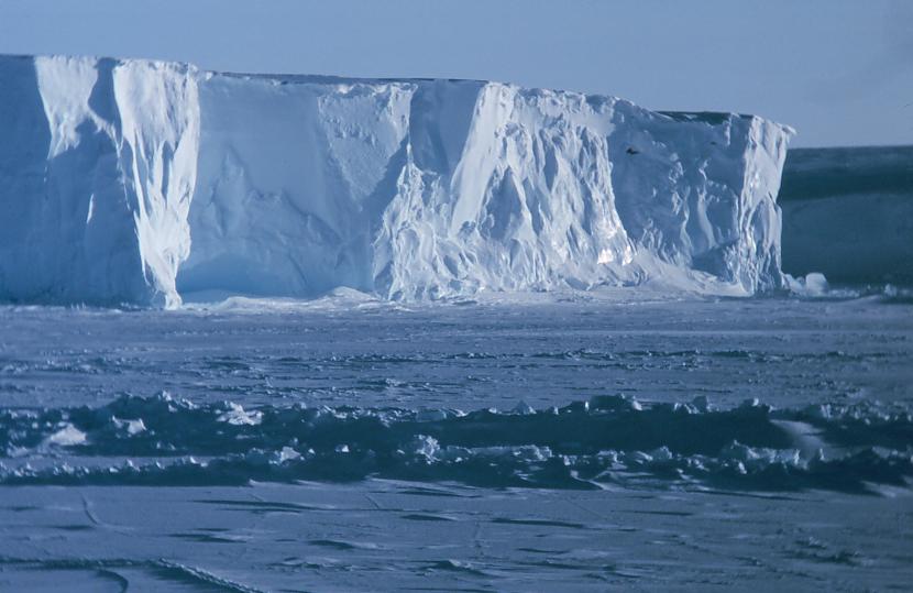 4Pats lielākais aizsbergs... Autors: TheTonkp666 Fakti par Antarktiku!