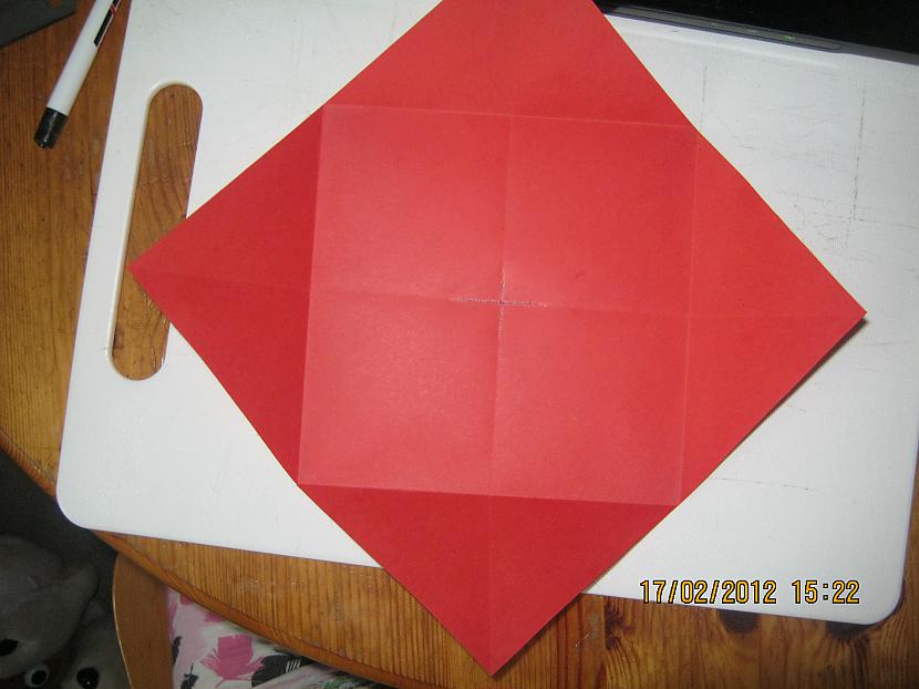 tad atlokam atkal vaļa Autors: xo xo gossip girl Origamī kastīte-soli pa solītim ^^