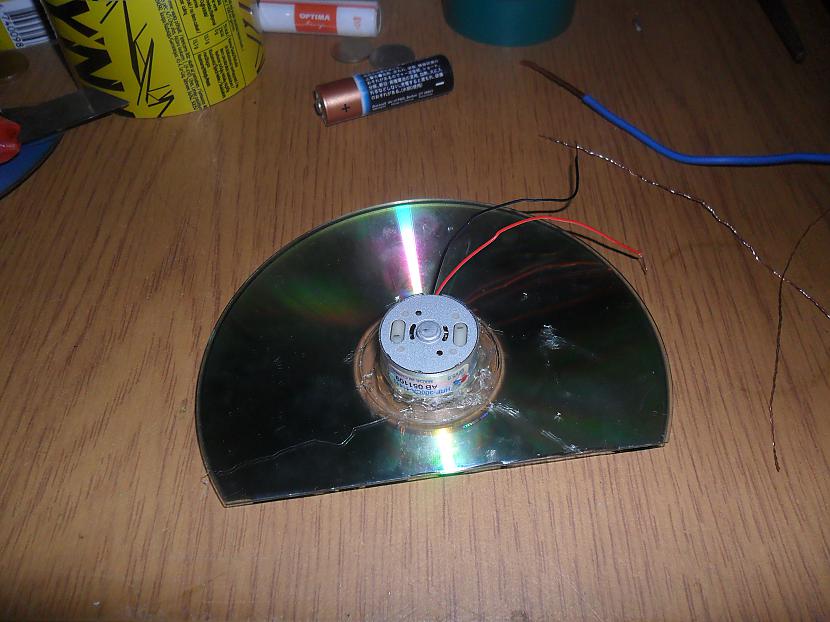 Pielīmējam motoru taisni diska... Autors: tokyowolf Mans mini projekts
