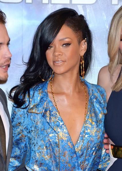  Autors: 5alternative5 Rihanna psihiski slimiem slimnicaa