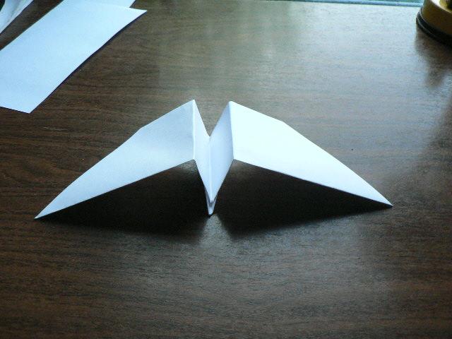 Titulbilde Autors: plusiņu licējs virpuļojošs putns - origami.