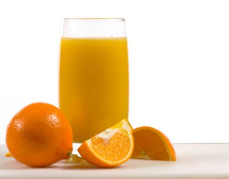 Glāzi apelsīnu sulas Autors: antoanns Spēcinošs medus kokteilis sportistiem