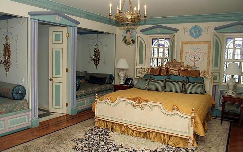 Mājā ir 10 guļamistabas un... Autors: Ņopsis Gianni Versačes īpašums.