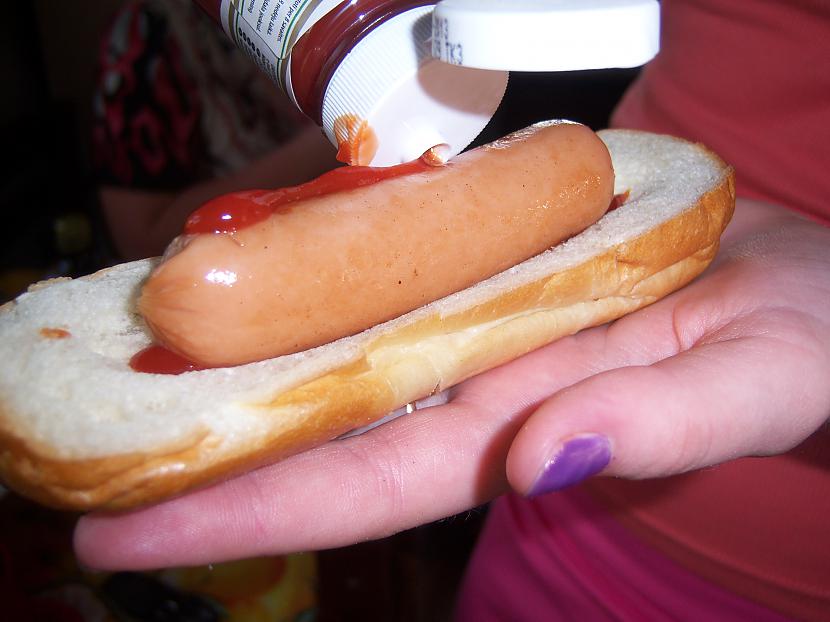 liekam cīsiņu un vēl kečupu Autors: suns von kaķis [RC] hotdogi