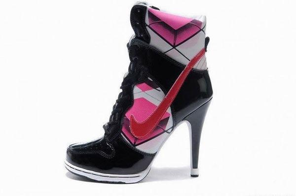  Autors: Dinčuks2 Nike Stilettos