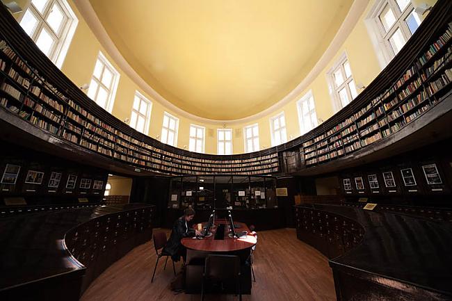 Sofijas universitātes... Autors: wilkatis 15 skaistākās pasaules bibliotēkas