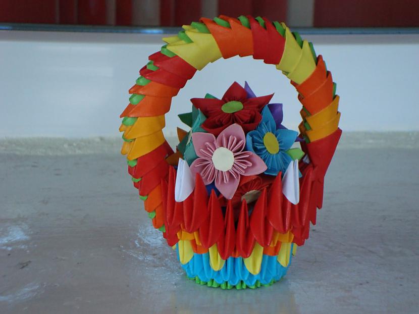 Flower basket jeb ziedu... Autors: Toms Melsudrors 3D origami.