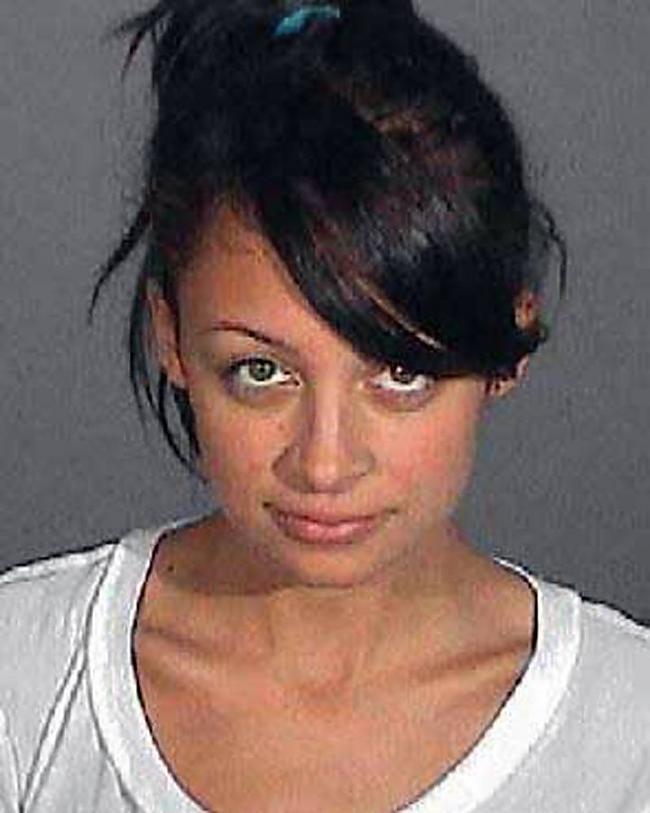 Nicole Richie tika arestēta 11... Autors: Agresija Zvaigznes aiz restēm