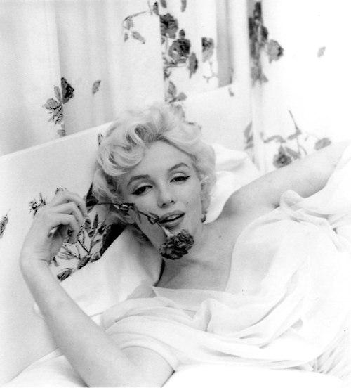 nbspPeople respect you because... Autors: serenasmiles Marilyn Monroe bildēs un citātos.
