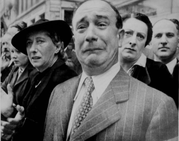 Franču iedzīvotāji raud kad... Autors: Mūsdienu domātājs 40 spēcīgākās jebkad uzņemtās fotogrāfijas