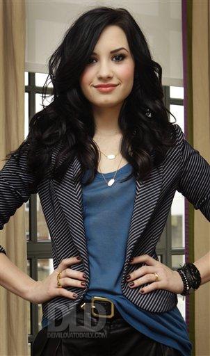 2010 Autors: Doolittle The evolution of: Demi Lovato.