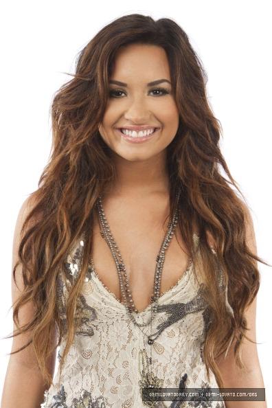 2011 Autors: Doolittle The evolution of: Demi Lovato.