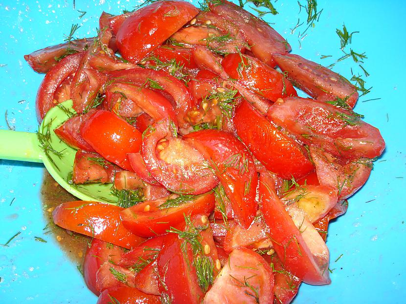 pa to laiku sataisam salātus... Autors: Crazijs Gaļas rullīši ar biezeni