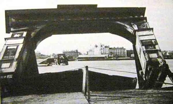 Darbi tika darīti ar steigu un... Autors: PallMall Vēsture par Rīgas tiltiem