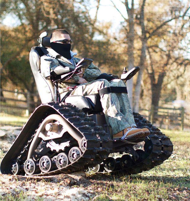 Autors: Colonel Meow Offroad ratiņkrēsls.