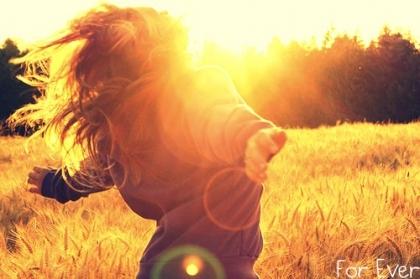  Autors: SerenaBlair Live while were young