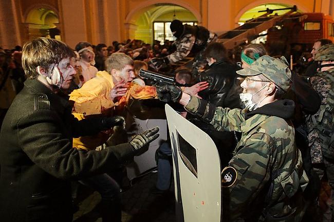  Autors: ORGAZMO Zombiju flashmob Sankt-Peterburgā.