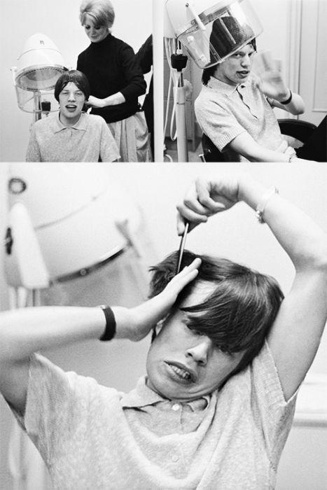 Mick Jagger pie friziera Autors: mauku mājas lukturis Iespējams neredzētas un retas slavenību bildes(PAPILDINĀTS)