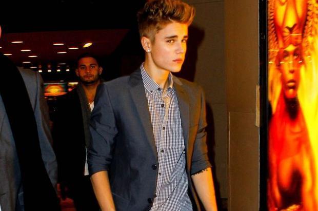 nbspJustin Bieber goes on a... Autors: Fosilija Justin Bieber new girlfriend