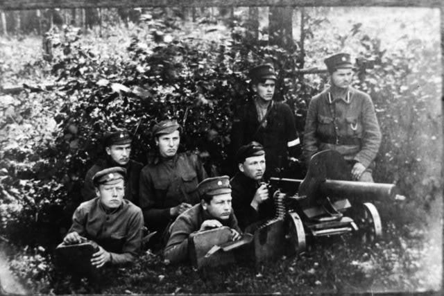 Latvijas armijas ložmetējnieki... Autors: sliipetais Latvijas armija fotogrāfijās(1920.g-1940.g.)