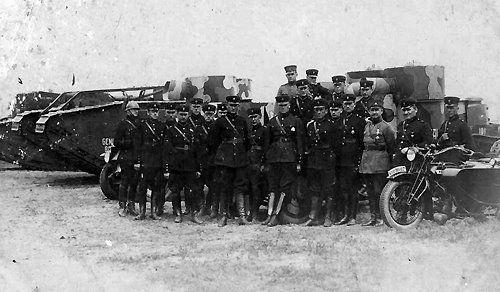 Autotanku pulka tankisti pie... Autors: sliipetais Latvijas armija fotogrāfijās(1920.g-1940.g.)