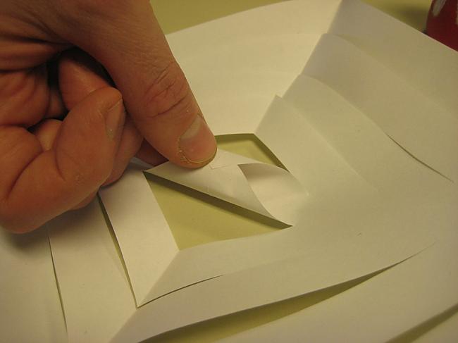  Autors: Fosilija Sniegpārslas (origami un papīra griešana)