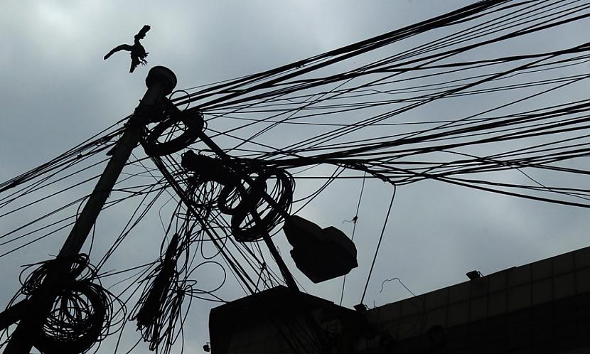 Elektriķiem problēmu atrisināt... Autors: Pizhix Kad Indijā pazūd elektrība...